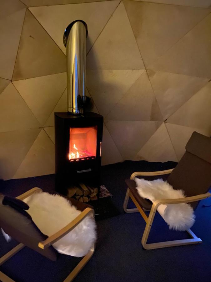 Aurora Igloo Fireplace-Heated Tents In A Secret Forest With Private Jacuzzi And Shared Sauna Bathroom And Dog Friendly Rovaniemi Exterior foto