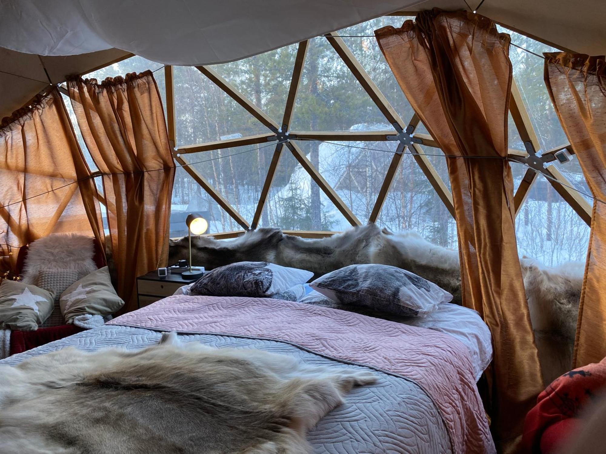 Aurora Igloo Fireplace-Heated Tents In A Secret Forest With Private Jacuzzi And Shared Sauna Bathroom And Dog Friendly Rovaniemi Exterior foto