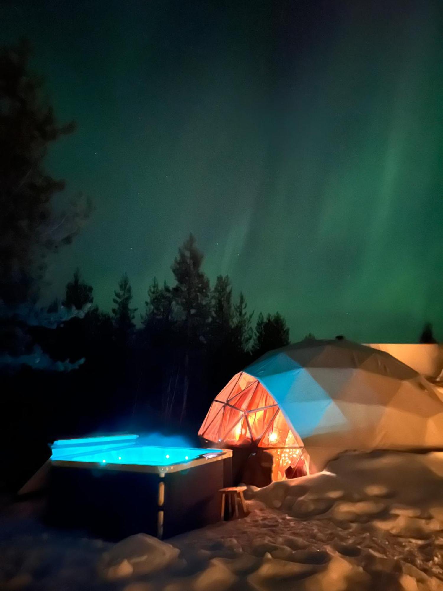 Aurora Igloo Fireplace-Heated Tents In A Secret Forest With Private Jacuzzi And Shared Sauna Bathroom And Dog Friendly Rovaniemi Exterior foto
