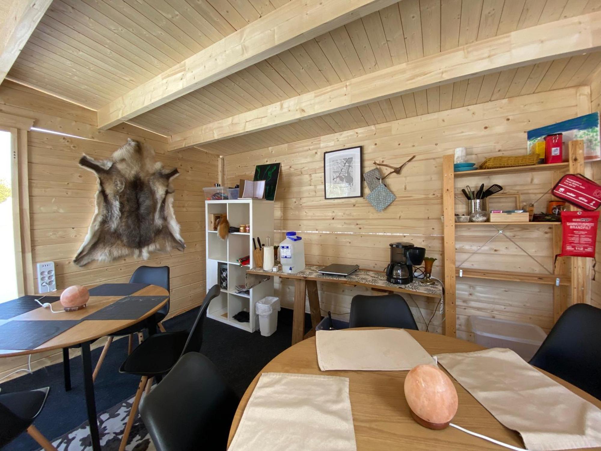 Aurora Igloo Fireplace-Heated Tents In A Secret Forest With Private Jacuzzi And Shared Sauna Bathroom And Dog Friendly Rovaniemi Exterior foto